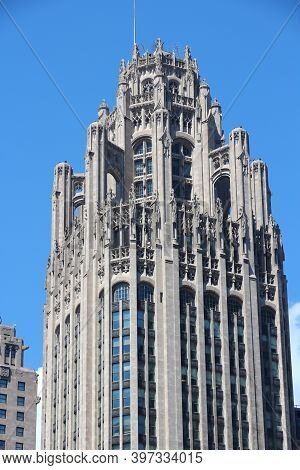 Chicago, Usa - June 27, 2013: Tribune Tower Neo-gothic Skyscraper In Chicago. It Is 462 Ft (141 M) T
