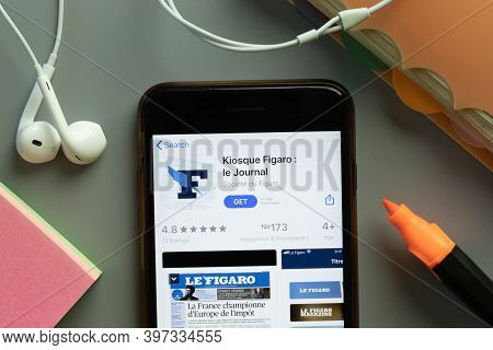 New York, Usa - 1 December 2020: Kiosque Figaro Mobile App Icon On Phone Screen Top View, Illustrati