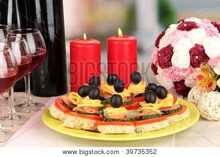 Canapés e vinhos no restaurante