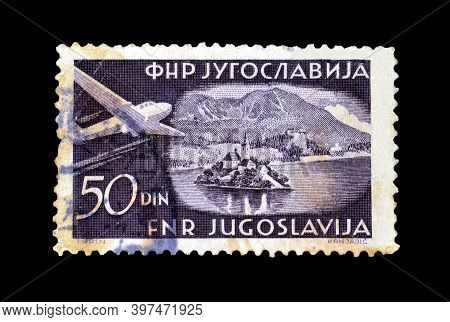 Yugoslavia - Circa 1951 : Cancelled Postage Stamp Printed By Yugoslavia, That Shows Airplane Over Is