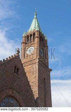 Casa De Gracia Y Restauracion Church At 820 Main Street In Downtown Fitchburg, Massachusetts Ma, Usa
