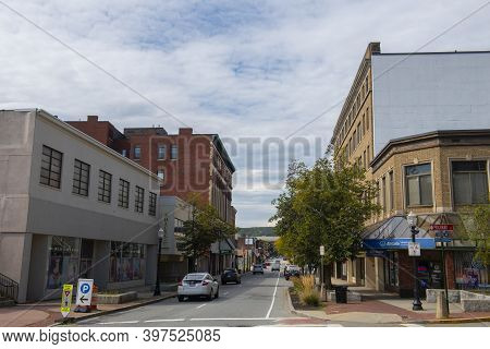 Fitchburg, Ma, Usa - Sep. 26, 2019: Historic Commercial Buildings On Main Street At Prichard Street 