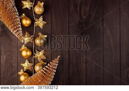 Rich Christmas Background - Golden Christmas Tree, Glitter And Glossy Balls,  Stars Garland Glowing 