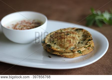 Methi Poori Made Of Whole Wheat Flour Mixed With Fenugreek Leaves, Taste Good If Served With Curd Mi
