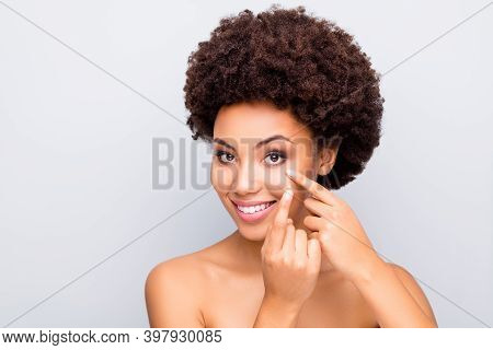 Close-up Portrait Of Her She Nice-looking Attractive Cheerful Cheery Nude Naked Wavy-haired Girl Usi