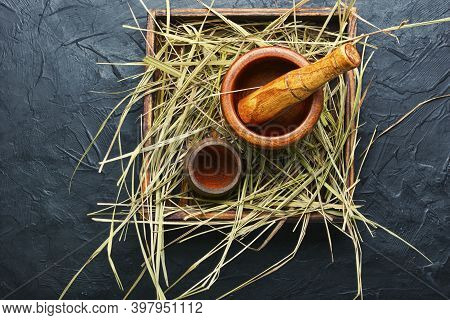 Hierochloe In Herbal Medicine