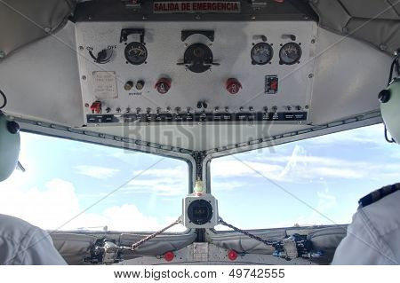 DC3 cockpit inflight top