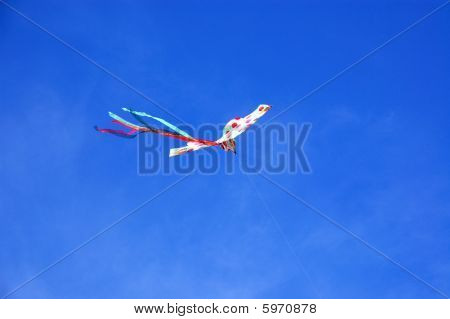 Kitesurfen Sie in den Himmel mit niemand