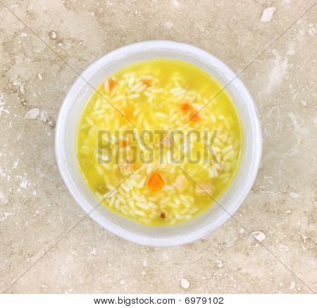 Zuppa di pollo riso e verdure