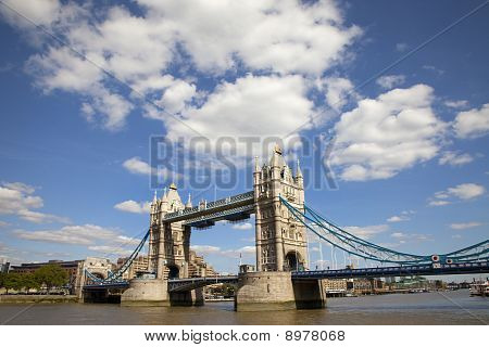 Тауэрский мост и реки Темзы