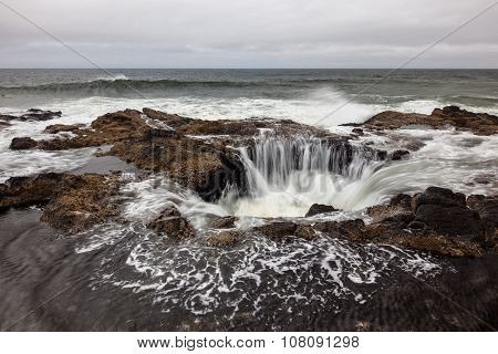 Thor's Well, Oregon