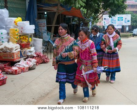 H'mong ethnic minority people in Bac Ha traditional market in Laocai, Vietnam.