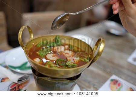 Thai spicy and sour shrimp soup