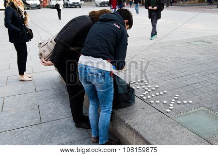 Light Candles Near General Kleber