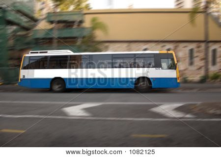 Autobús con espacio publicitario