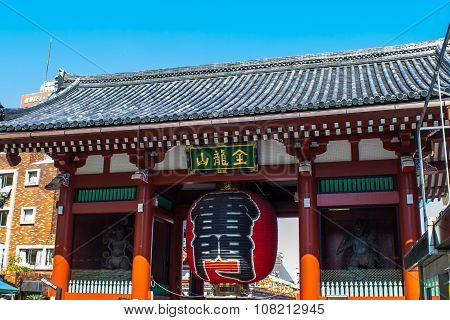 The Kaminarimon At Senso-ji In Tokyo, Japan