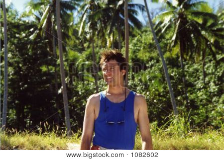 微笑夏威夷径上的人