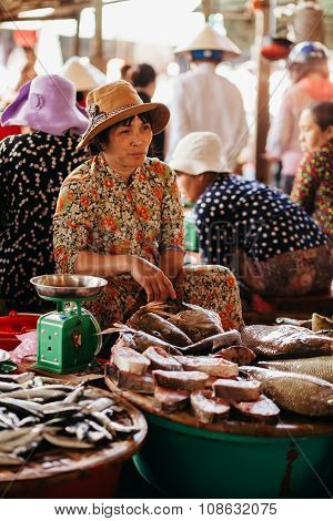 Nha Trang, Vietnam - Circa March 2015 - Unidentified Seafood And Fish Seller At Fish Market