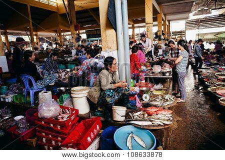Nha Trang, Vietnam - Circa March 2015 - Unidentified Seafood And Fish Seller At Fish Market