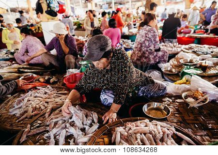 Nha Trang, Vietnam - Circa March 2015 - Unidentified Seafood And Fish Seller At Fish Market