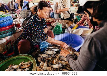 Nha Trang, Vietnam - Circa March 2015 - Unidentified Seafood And Fish Seller At Fish Market