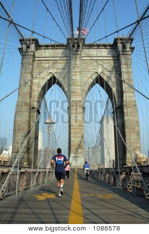 Mattina sul ponte di Brooklyn