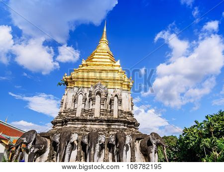 Chedi Chang Lom And Viharn, Wat Chiang Man Temple, Chiang Mai, Thailand.