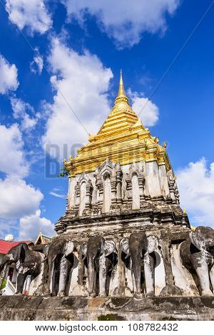 Chedi Chang Lom And Viharn, Wat Chiang Man Temple, Chiang Mai, Thailand.