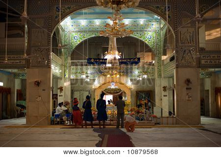 Salão de oração Paonta Sahib Altar