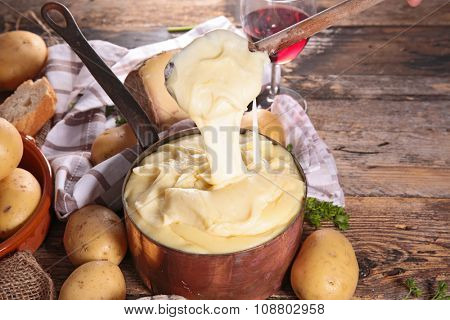 aligot, cheese fondue with potato
