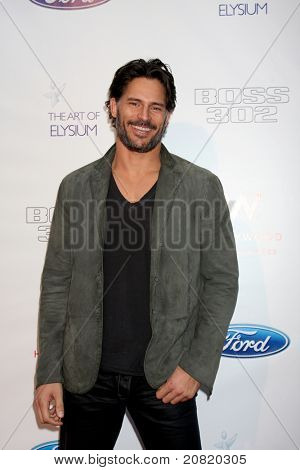 LOS ANGELES - 9 JUN: Joe Manganiello arrivando all'arte di Elysium ritorno di Ford Mustang Boss Eva