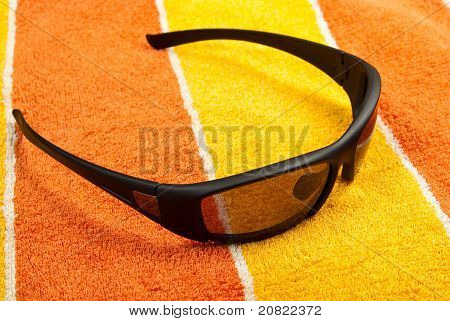 Okulary na ręcznik plażowy