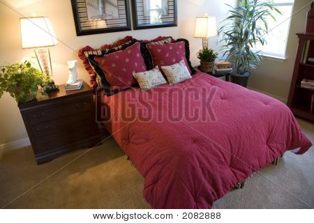 Quarto capa vermelha 1425