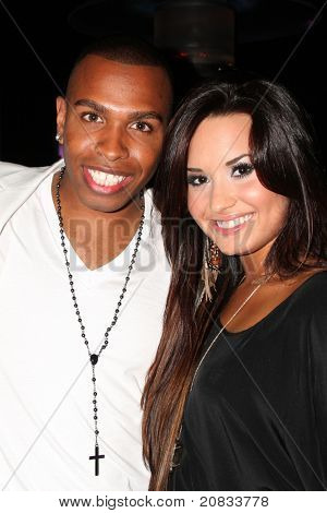 LOS ANGELES - JUN 4: Darnell Appling, Demi Lovato na oslavu narozenin Appling Darnell hoste