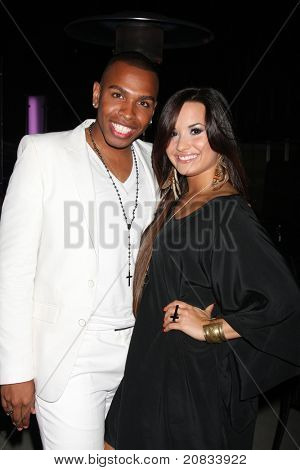 LOS ANGELES - JUN 4: Darnell Appling, Demi Lovato na oslavu narozenin Appling Darnell hoste