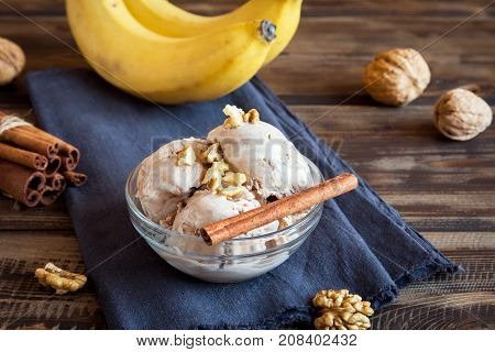Banana And Cinnamon Ice Cream