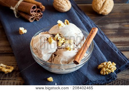 Banana And Cinnamon Ice Cream