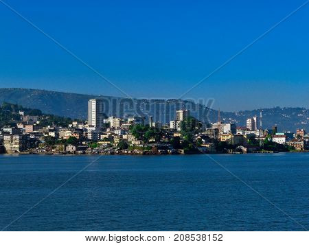 freetown the harbour of sierra , leone