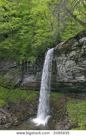 Hill's Creek lavere Falls