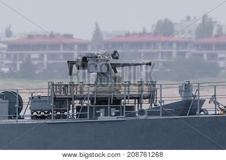 NAVAL GUN - Armament of a modern warship
