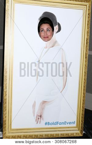 LOS ANGELES - JUN 22:  Rena Sofer at the Bold and the Beautiful Fan Club Luncheon at the Marriott Burbank Convention Center on June 22, 2019 in Burbank, CA