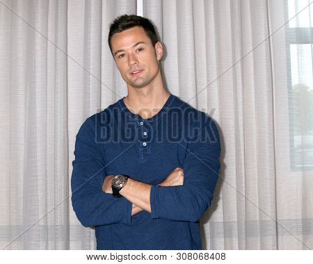 LOS ANGELES - JUN 22:  Matthew Atkinson at the Bold and the Beautiful Fan Club Luncheon at the Marriott Burbank Convention Center on June 22, 2019 in Burbank, CA