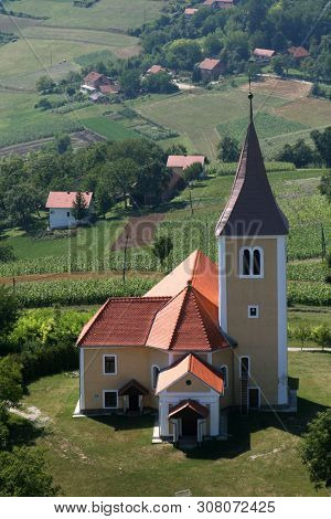 KOMOR ZACRETSKI - JULY 06: Chapel of Saint Vitus in Komor Zacretski, Croatia on July 06, 2007.