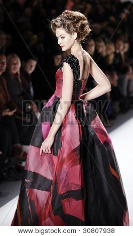Zang Toi