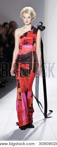 Zang Toi