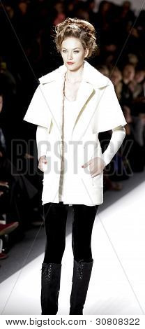Zang Toi