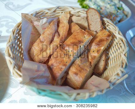 Chopped Bread In The Basket . Garlic Breads In The Basket . Pieces Of Bread. Cut Bread.bread In Bask