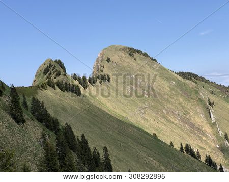 Tierberg Mountain Above The Valley Wagital Or Waegital And Alpine Lake Wagitalersee (waegitalersee),