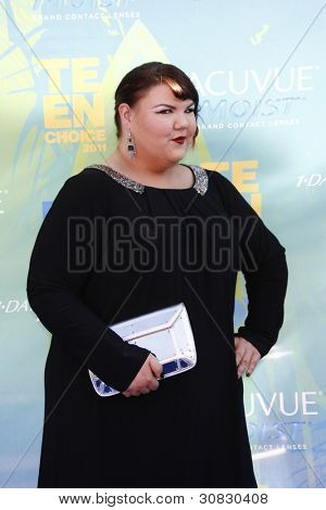 LOS ANGELES - 7 aug: Ashley Fink มาถึงที่ 2011 วัยรุ่นเลือกรางวัลณอัฒจันทร์กิบสัน 