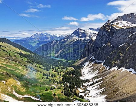 An Unbelievable View Of Lake Obersee And The Oberseetal Alpine Valley, Nafels (naefels) - Canton Of 